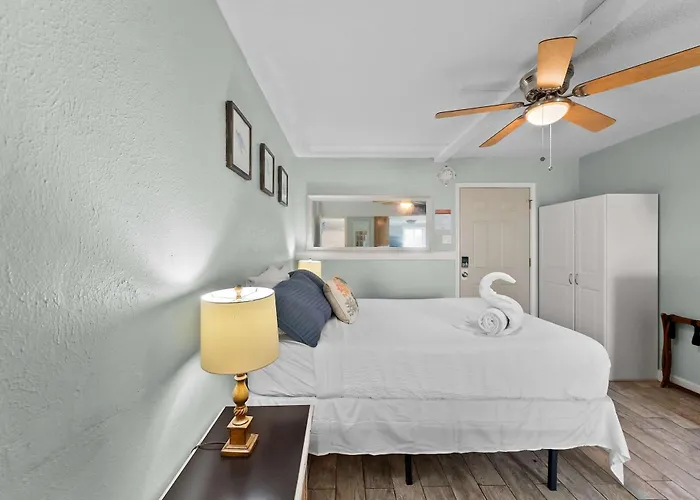 Holiday home For Two Near Access Dining And Shops Gulf Shores
